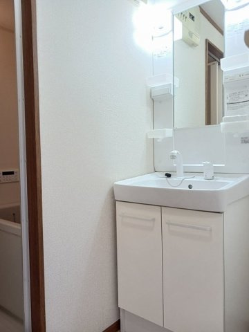 ソレアード打越Ⅱ番館の洗面所