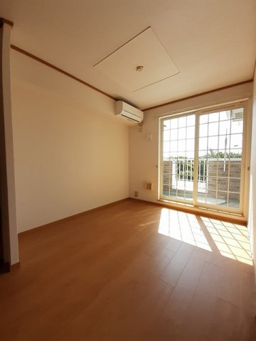 ソレアードエムＢの居間・リビング