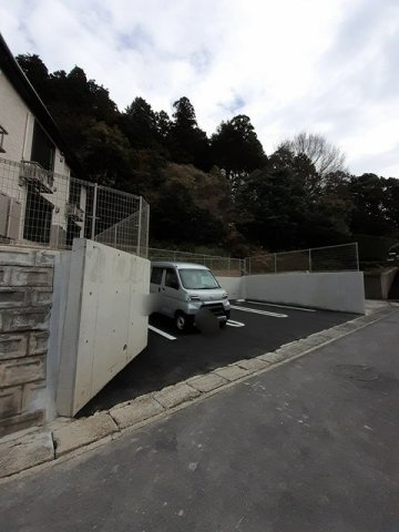 レジデンス　宝町の駐車場