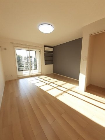 レジデンス　宝町の居間・リビング