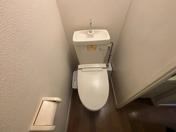レオパレスエバーグリーンの玄関