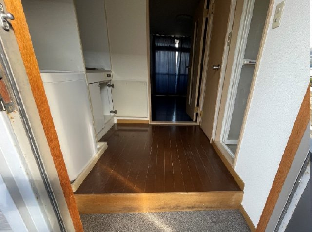 レオパレス梶栗の玄関