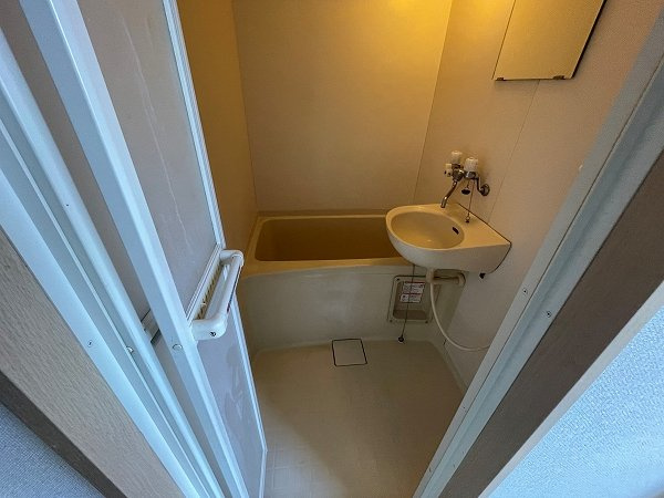 レオパレス梶栗の浴室