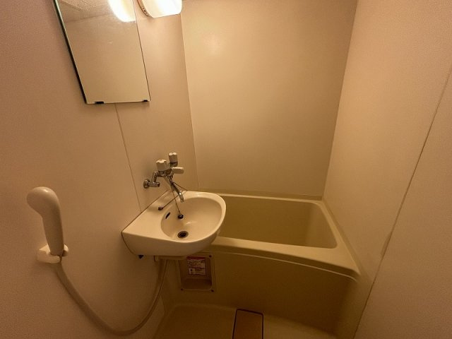 レオパレスＬｉｇｈｔｌｉｆｅⅠの浴室