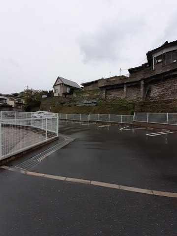 グランシャリオⅠの駐車場