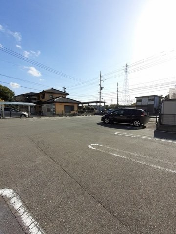 カサブランカオアシスⅡの駐車場