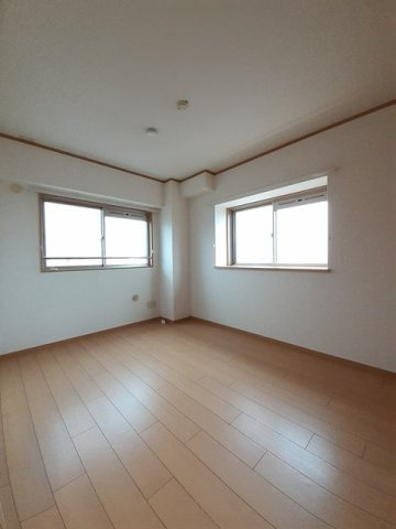 ネオハピネスの内装