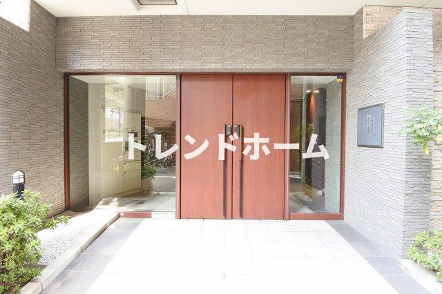 レジデンス南森町のエントランス|選べる家電プランあり！！