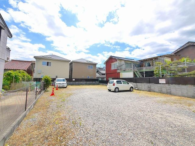 芝辻町2丁目モータープールの駐車場|カースペースがあります