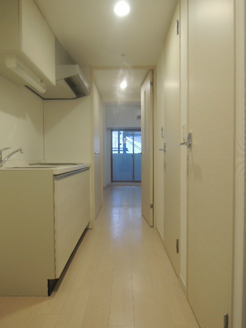 アドバンス三宮シュロスの玄関