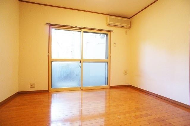 ヴィレ西日暮里の居間・リビング