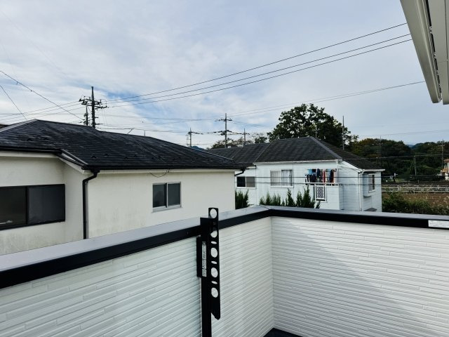 八王子市　西寺方町　新築一戸建て　２４ー２期のバルコニー|～南向きで陽当たりの良いバルコニー～