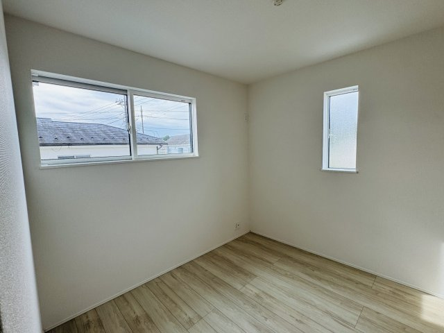 八王子市　西寺方町　新築一戸建て　２４ー２期の子供部屋|～2階6.0帖の洋室　2面採光で明るく風通しの良いお部屋です～