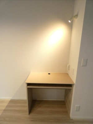 【内装】 | ロイル西中町 | 明るい色調の室内です