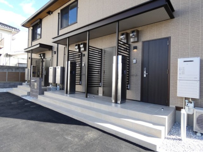 【エントランス】 | ロイル西中町 | 清潔なエントランスです