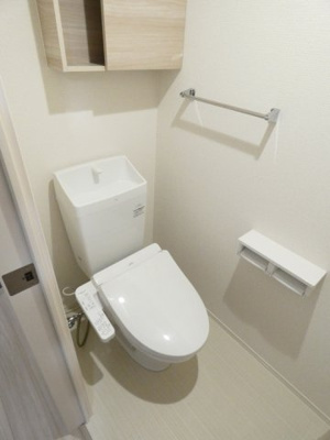 【トイレ】 | ロイル西中町 | ゆったりとした空間のトイレです