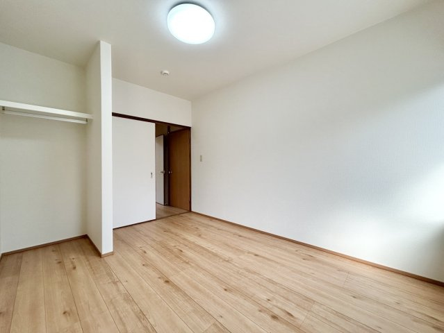 高知市中秦泉寺　中古戸建の洋室