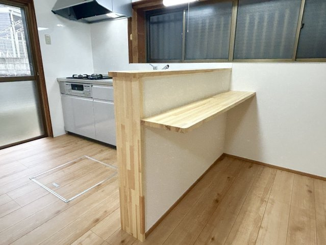 高知市中秦泉寺　中古戸建の居間・リビング