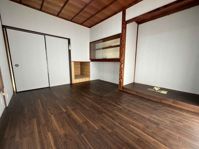 忍者屋敷みたいな家　下永吉3号棟の洋室