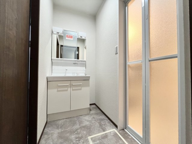 【独立洗面台】 | 洗面台も新品に交換しております。