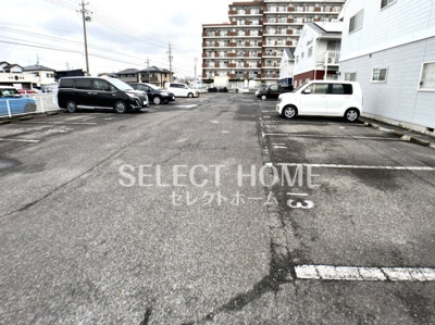 【駐車場】 | ロイヤルＰａｒｔⅠ | 駐車場があります