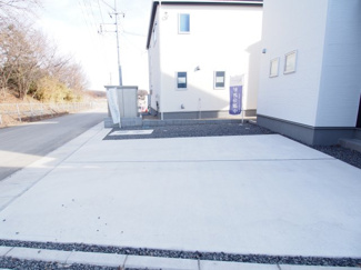 【駐車場】