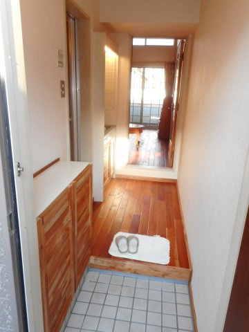 【玄関】 | ユトリロ平川本町 | （※写真はイメージです、現況優先となります）