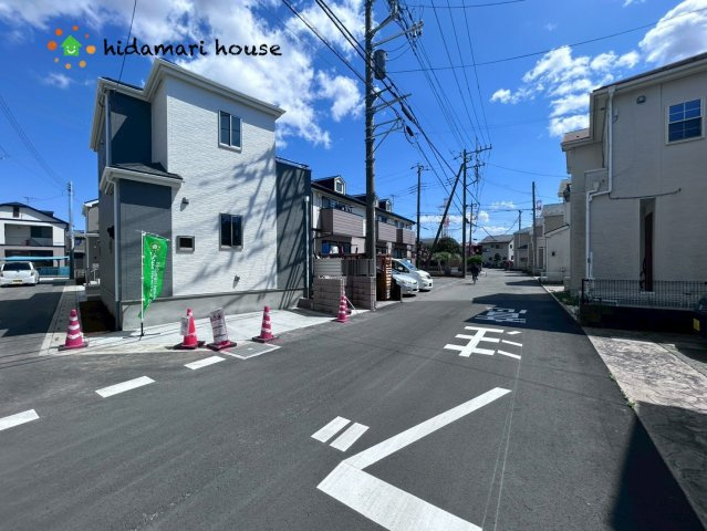 上尾市原市　11期　新築戸建　ハートフルタウン　Eの前面道路含む現地写真