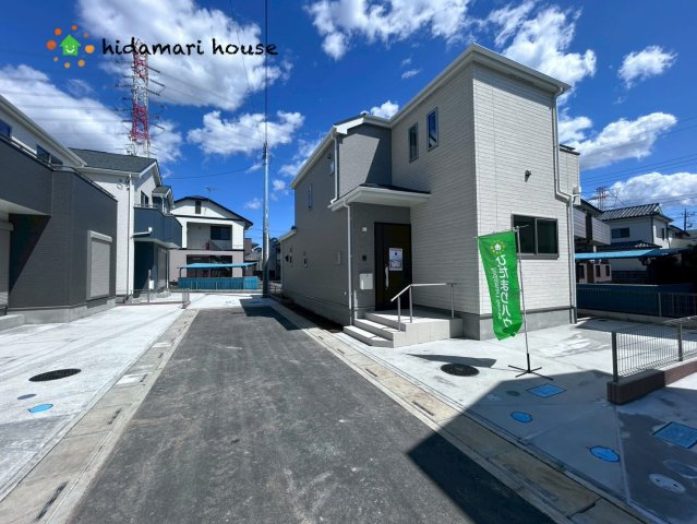 上尾市原市　11期　新築戸建　ハートフルタウンFの前面道路含む現地写真