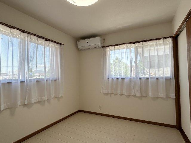 都城市平江町の中古一戸建の洋室