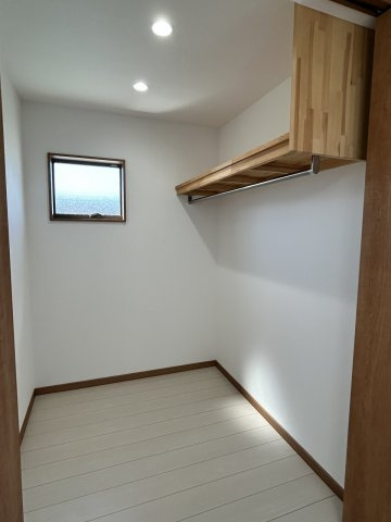 都城市平江町の中古一戸建の収納|ウォークインクローゼット