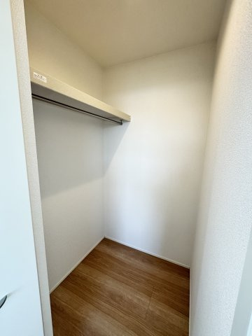グラファーレ前橋市箱田町２期　２号棟の収納|２階洋室1収納です。ウォークインクローゼットです