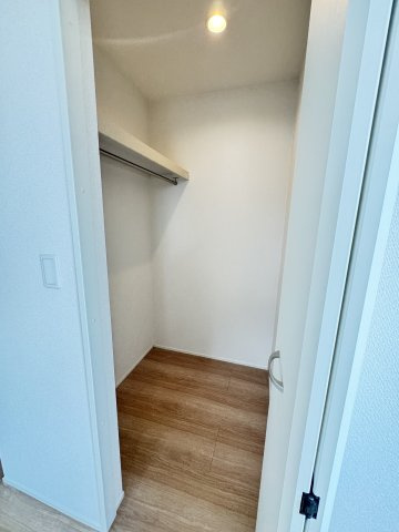 グラファーレ前橋市箱田町２期　２号棟の収納|２階洋室2です。ウォークインクローゼットです！