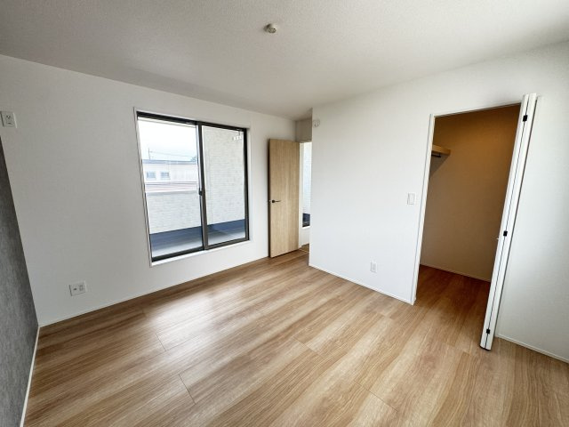 グラファーレ前橋市箱田町２期　２号棟の収納|２階洋室3収納です。ウォークインクローゼットです！