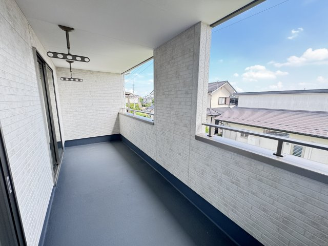 グラファーレ前橋市箱田町２期　２号棟のバルコニー|南面バルコニーなので洗濯物がすぐに乾きますよ！