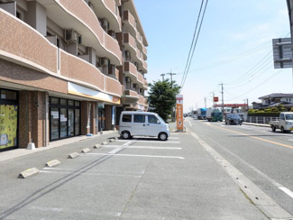 【駐車場】