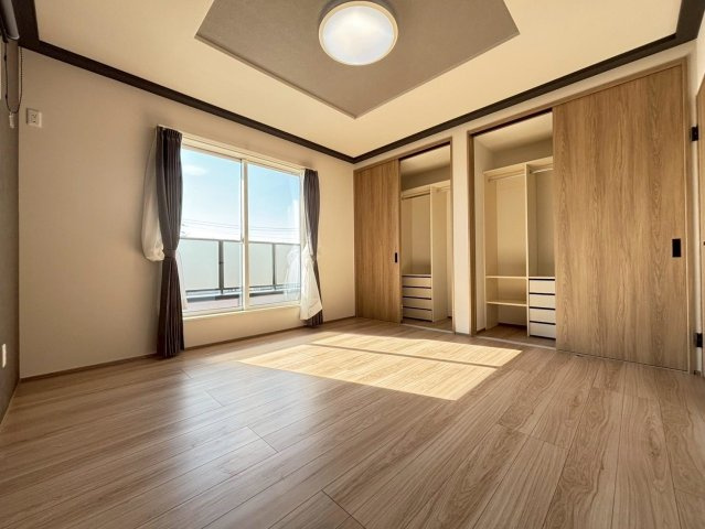 新築戸建　安八郡安八町南今ケ渕第１　全12区画分譲の寝室|全居室にたっぷり収納できる大型収納を設置。窓ガラスは断熱性能や結露防止効果の高いペアガラスです。