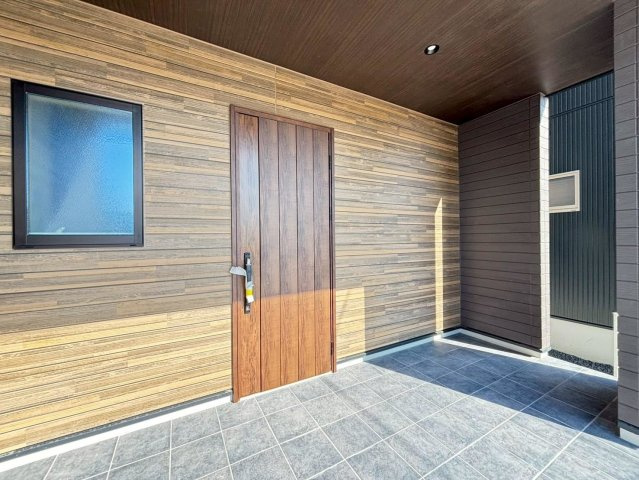新築戸建　安八郡安八町南今ケ渕第１　全12区画分譲の玄関|玄関ドアの取っ手ハンドル部分にセンサーがついており、カード・シールタイプのキーで開け閉めができます