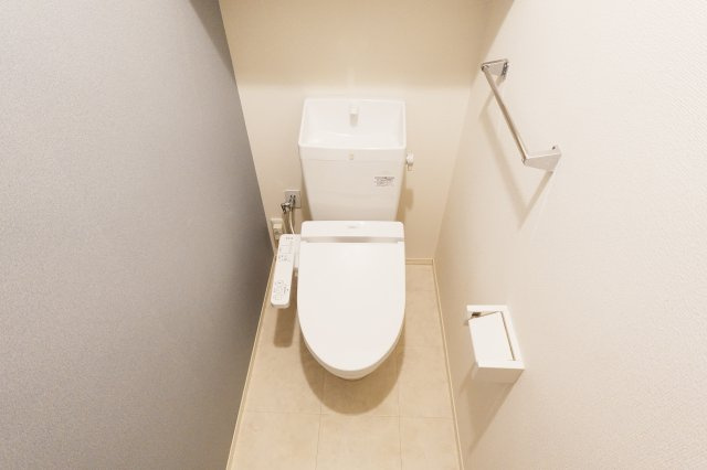 【トイレ】 | エスト・ヴィヴァーチェ