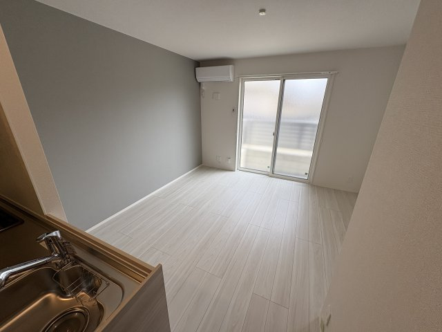 ソリッソ大久保町西嶋の居間・リビング