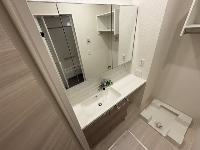 ソリッソ大久保町西嶋の洗面所