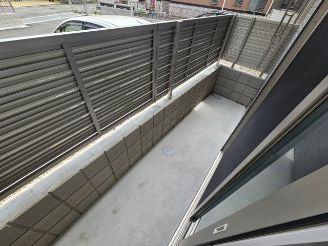 ソリッソ大久保町西嶋のバルコニー