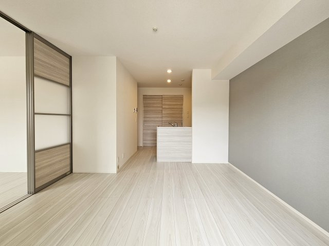 ソリッソ大久保町西嶋の居間・リビング