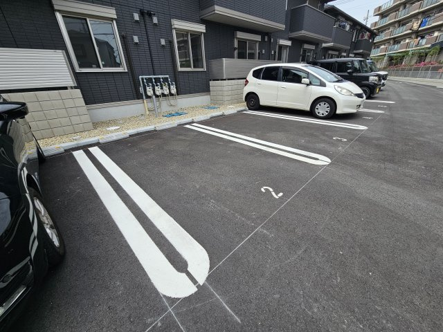 ソリッソ大久保町西嶋の駐車場