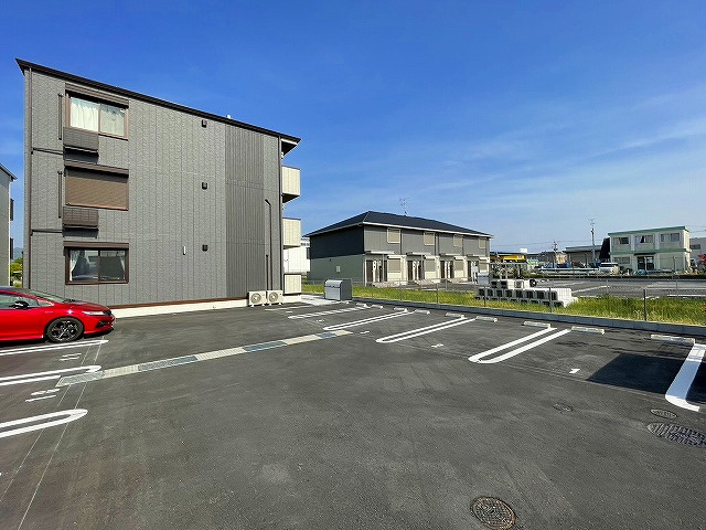 シャローゲートの駐車場|駐車場に車を止められます