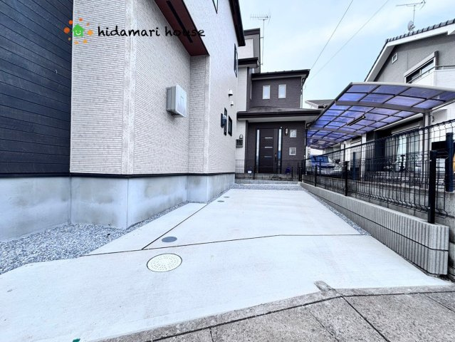 上尾市川2丁目　新築戸建　ブルーミングガーデン01の駐車場