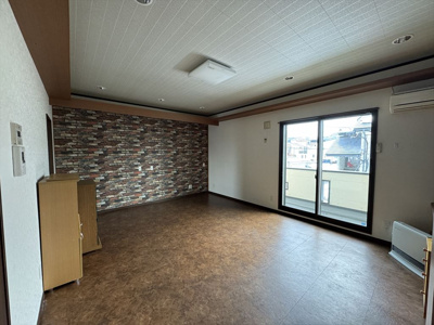 【洋室】 | ラ・ヴォン・ヴィおおまち　　