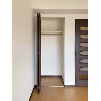 【収納】 | ライオンズマンション県庁東 | 別号室の写真になります。現況優先。