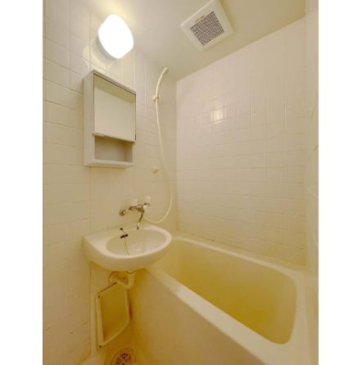 【浴室】 | ライオンズマンション県庁東 | 別号室の写真になります。現況優先。