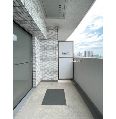 【バルコニー】 | ライオンズマンション県庁東 | 別号室の写真になります。現況優先。